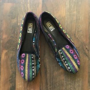 Multicolor slip-on flats